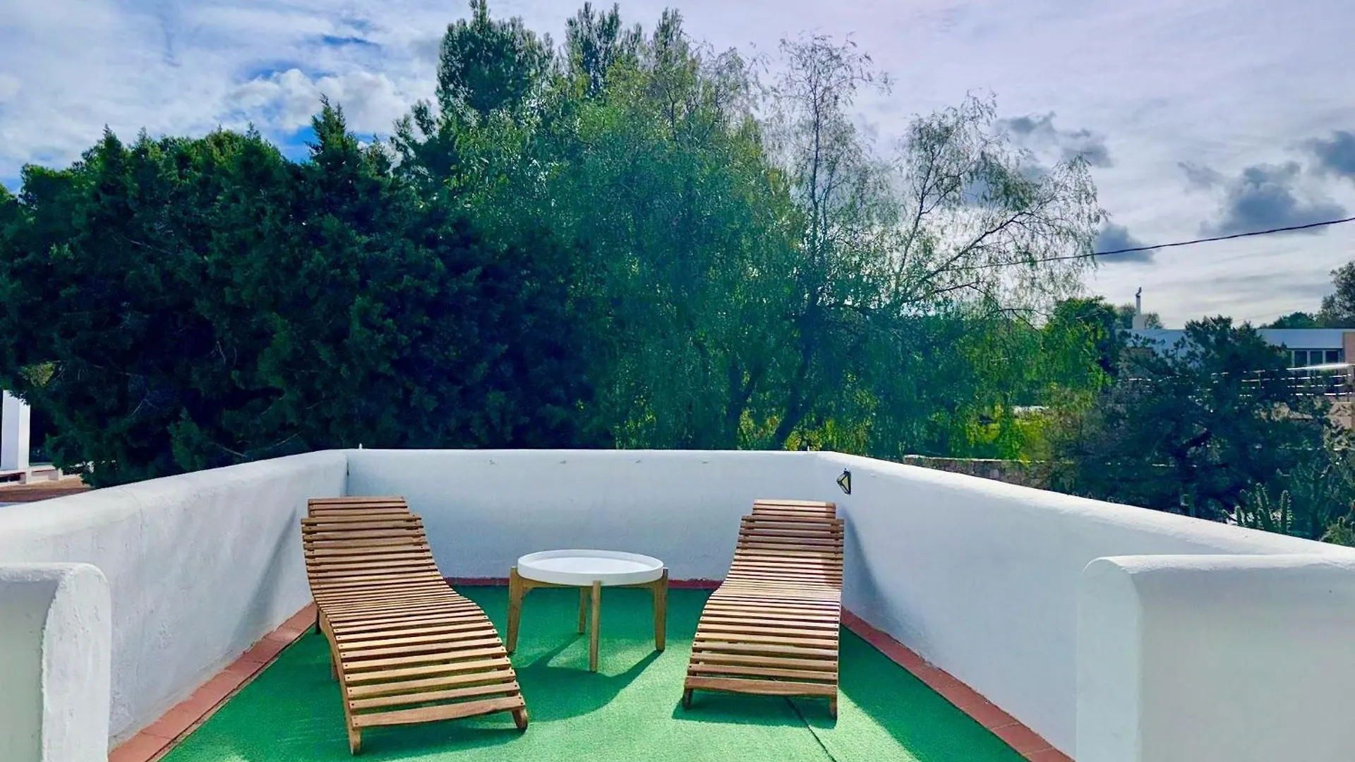 Villa Walk To O Beach Large Pool Bbq San Antonio  0*, San Antonio (Ibiza)
