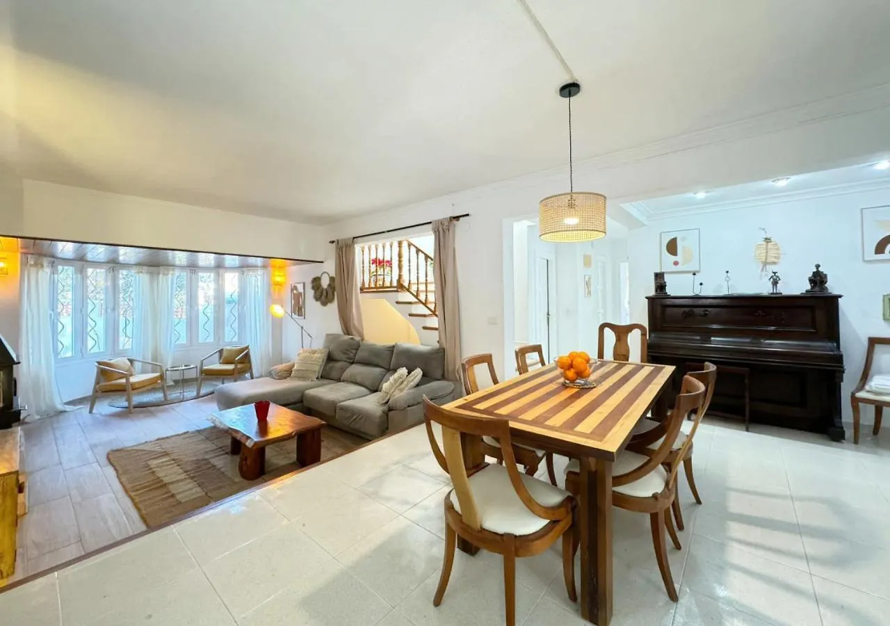 Villa Walk To O Beach Large Pool Bbq San Antonio  San Antonio (Ibiza)
